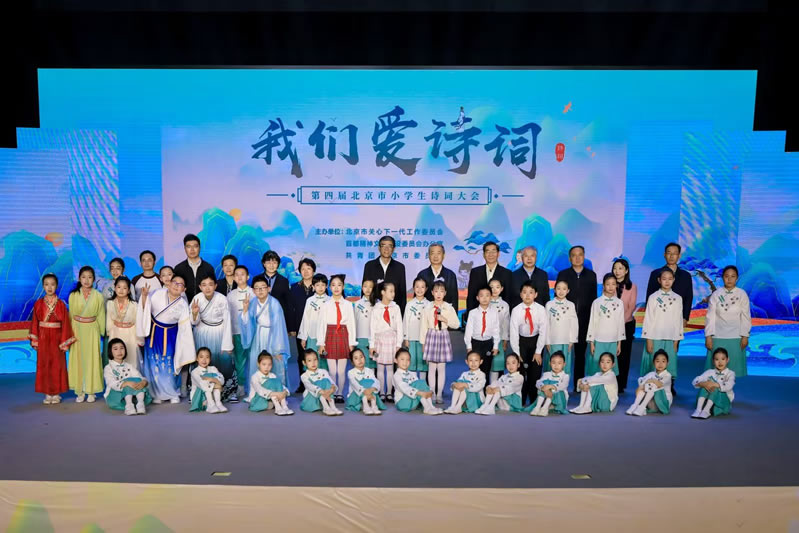 领导与小选生合影-1.jpg 领导与小选生合影-1.jpg