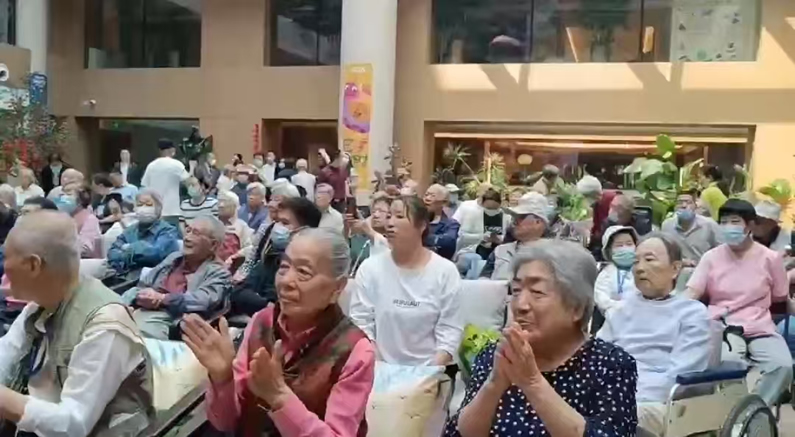 老人-2-1.jpg 老人-2-1.jpg