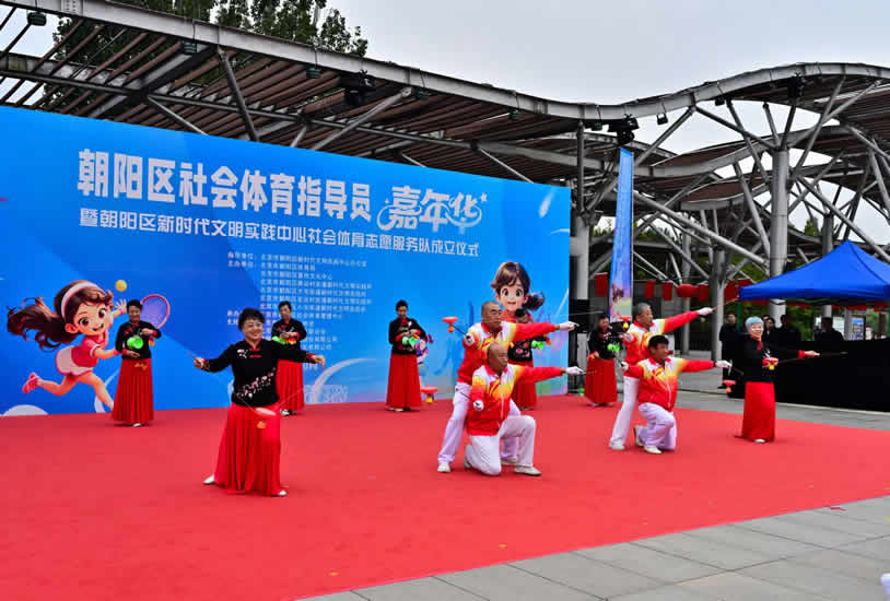 蹲合影-1.jpg