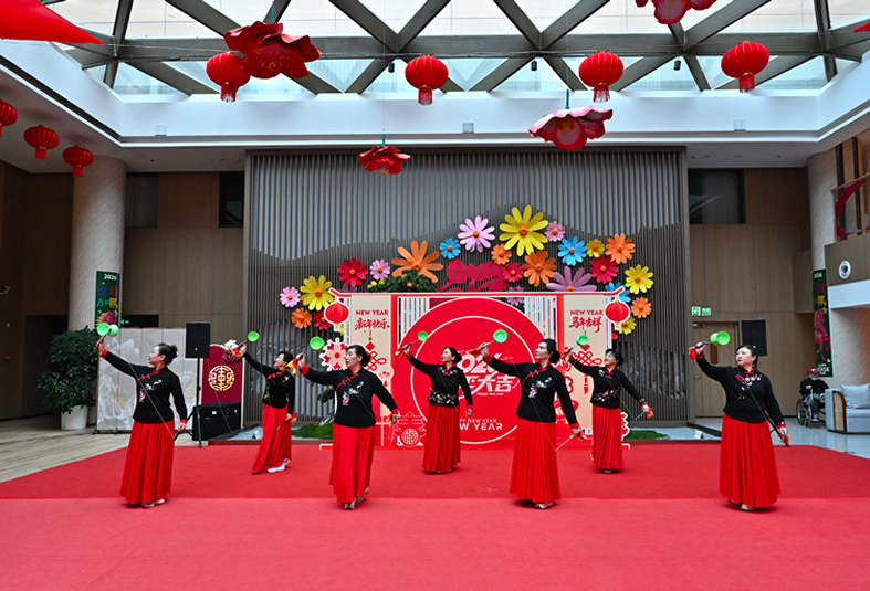 红表演-1.jpg