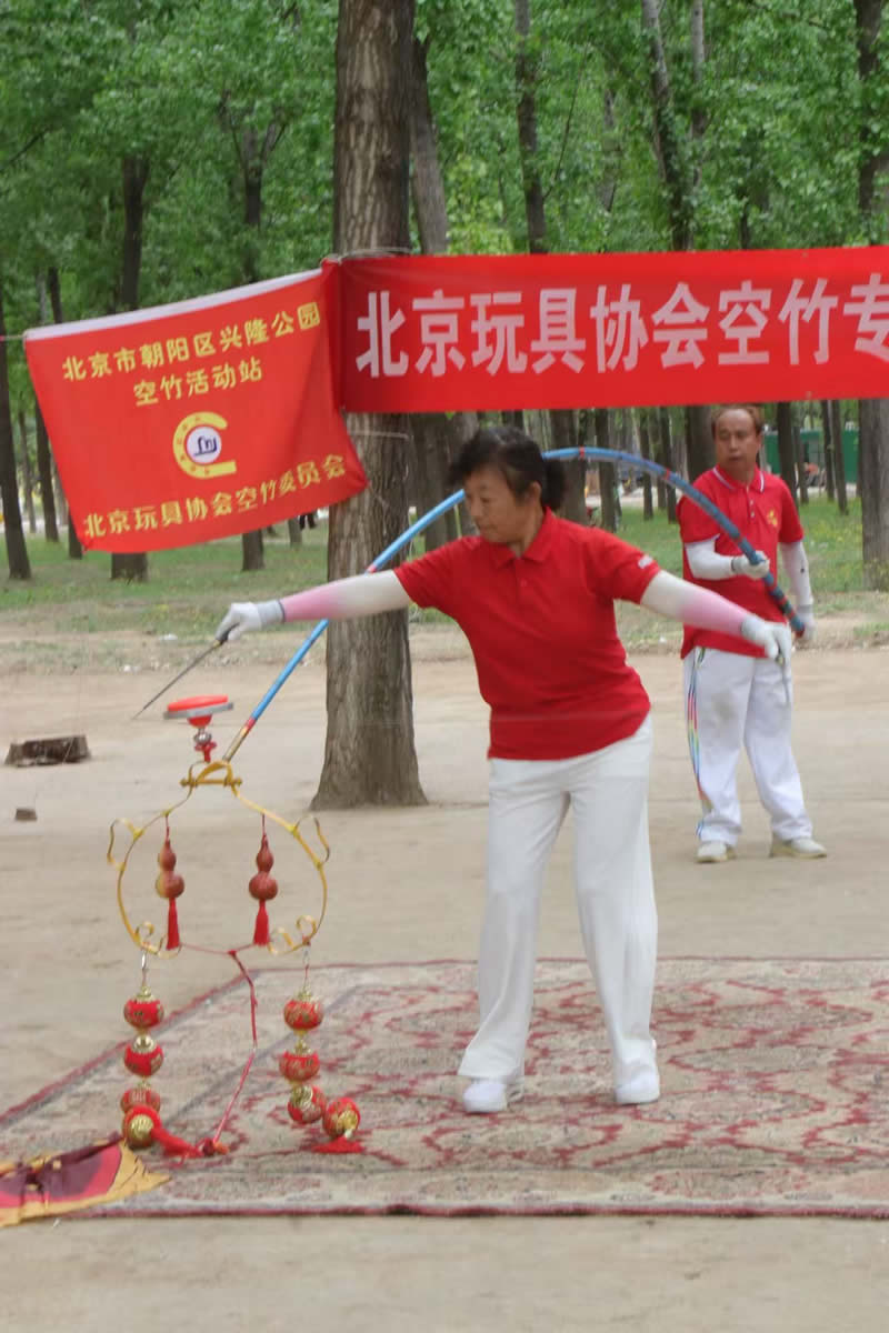 女钓鱼-1.jpg