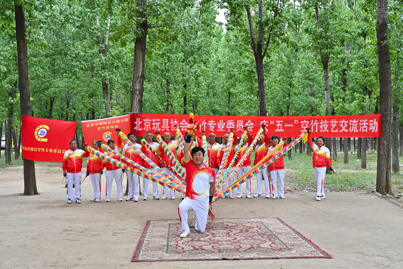 空竹小龙合影-1.jpg