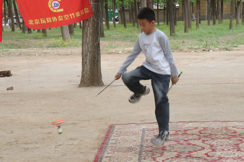 个人抖小孩-1.jpg