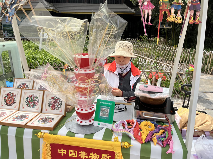 糖画-康钢2-1.jpg 糖画-康钢2-1.jpg