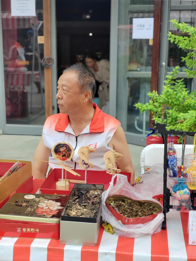 李石-1.jpg