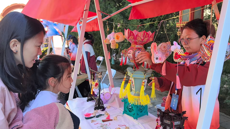 李拍灯彩-1.jpg