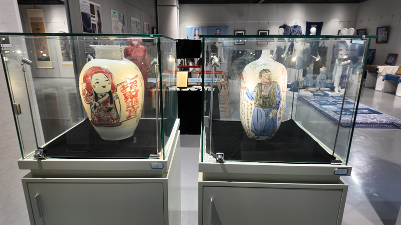 2只花瓶-1.jpg